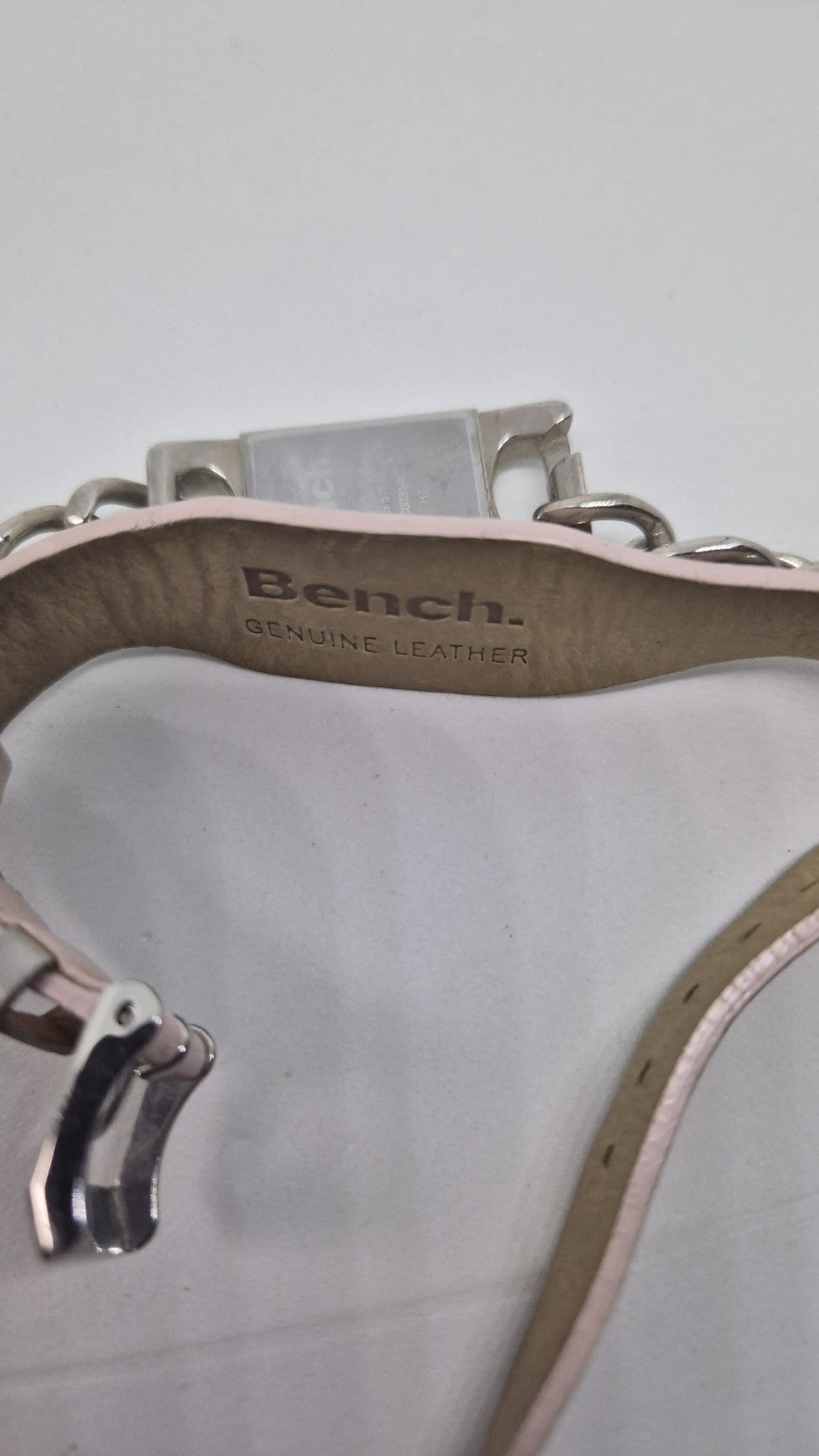 ladies style wristwatch by Bench8