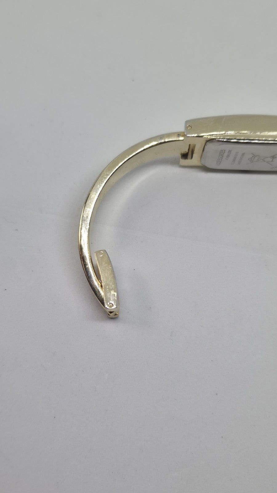 New Look Ladies Gold Tone Wristwatch Excellent Working Order New Battery Fitted13