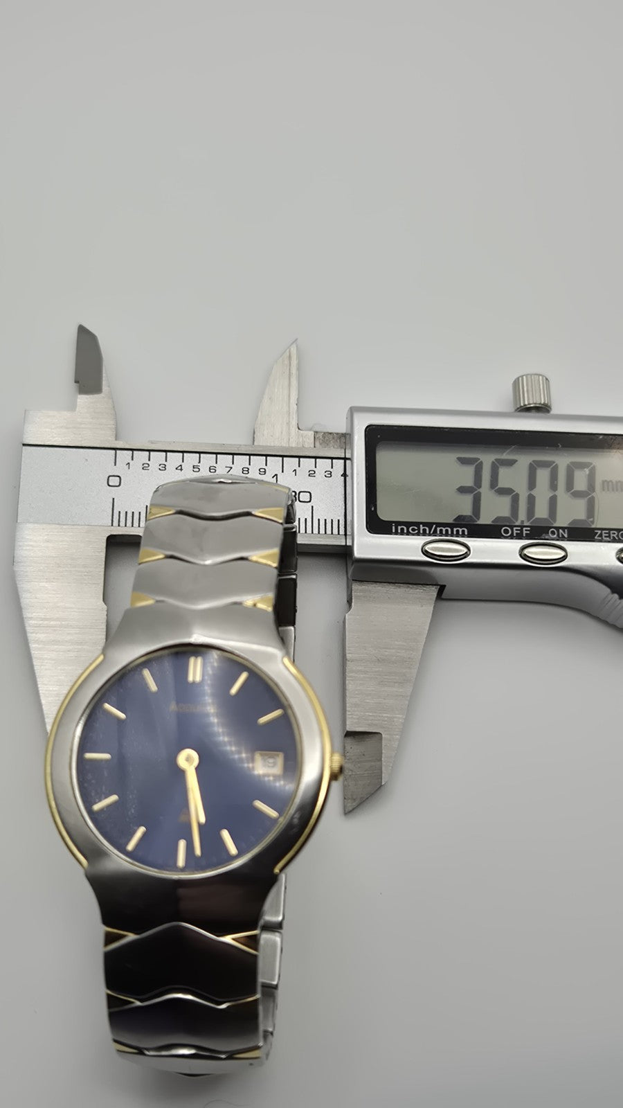 Accurist Quartz Watch CAL.9U1513