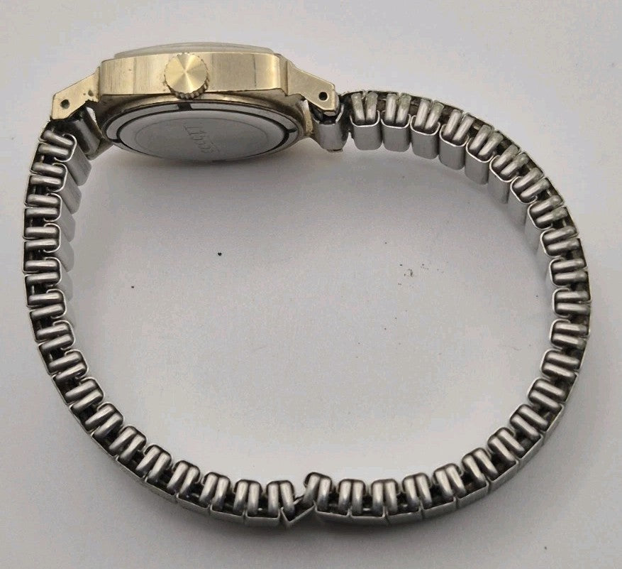 vintage Soviet-era Sekonda 17 Jewels ladies' mechanical wristwatch12