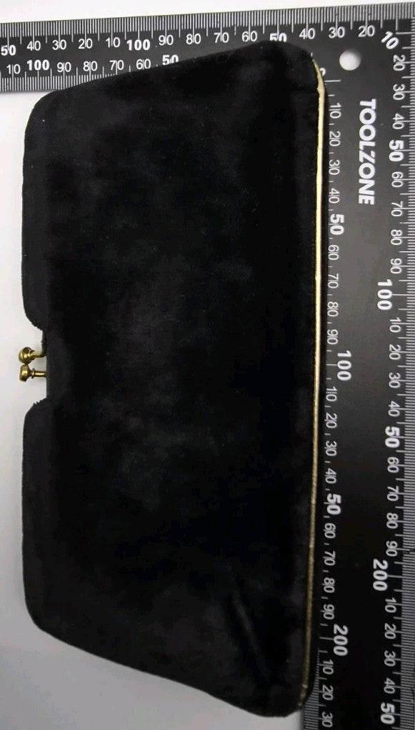 Vintage velvet kiss-lock clutch purse11