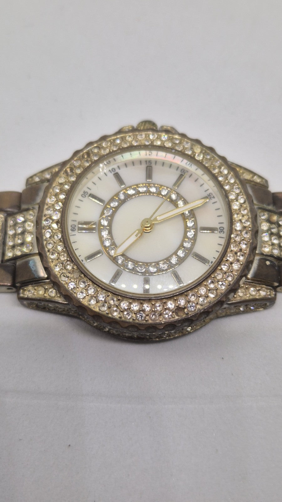 Gold tone womens fashion wrist watch1
