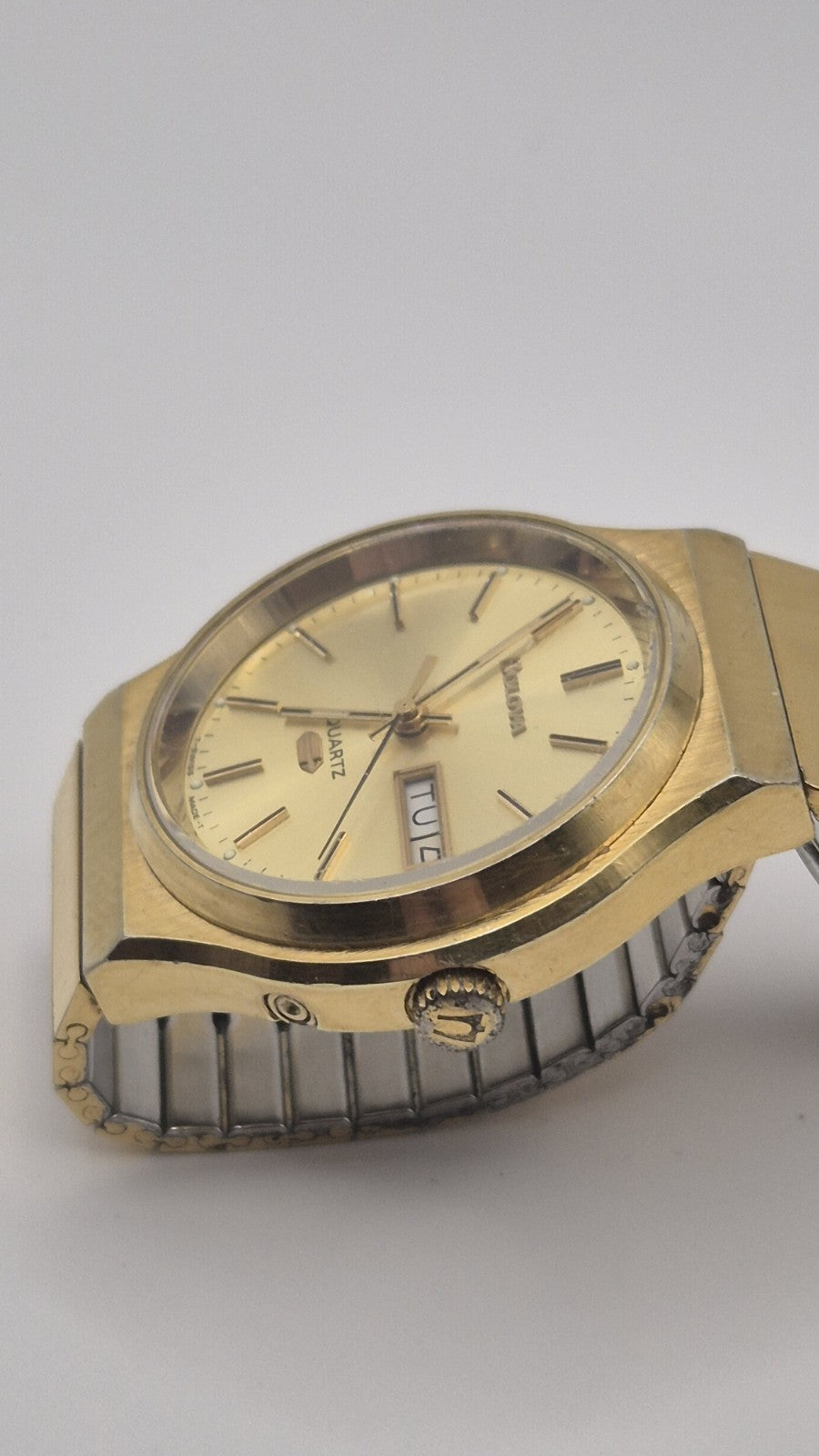 Vintage Bulova Quartz Mens Watch1