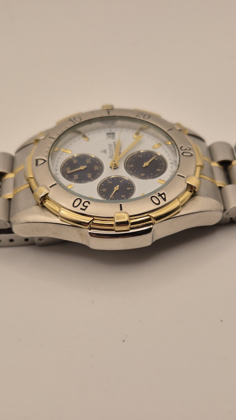 Accurist Chronograph MB359 Mens Watch1