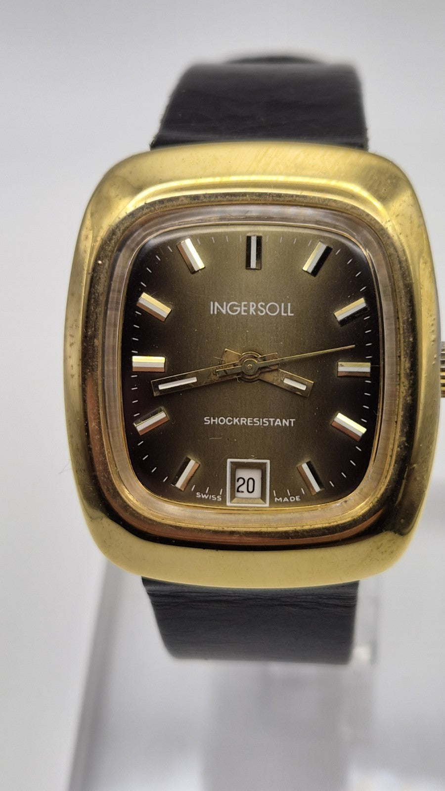 vintage men's Ingersoll Shock-Resistant manual-wind mechanical wristwatch1