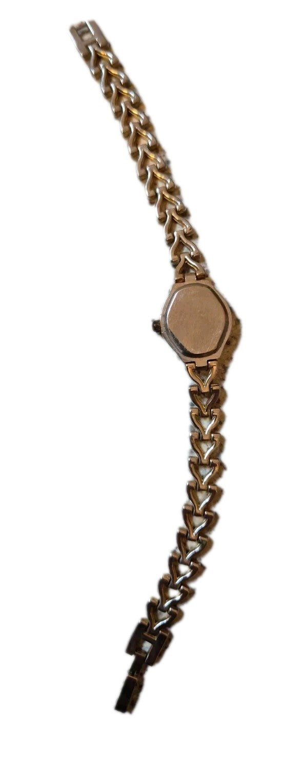 Ladies Unbranded Quartz Wristwatch2