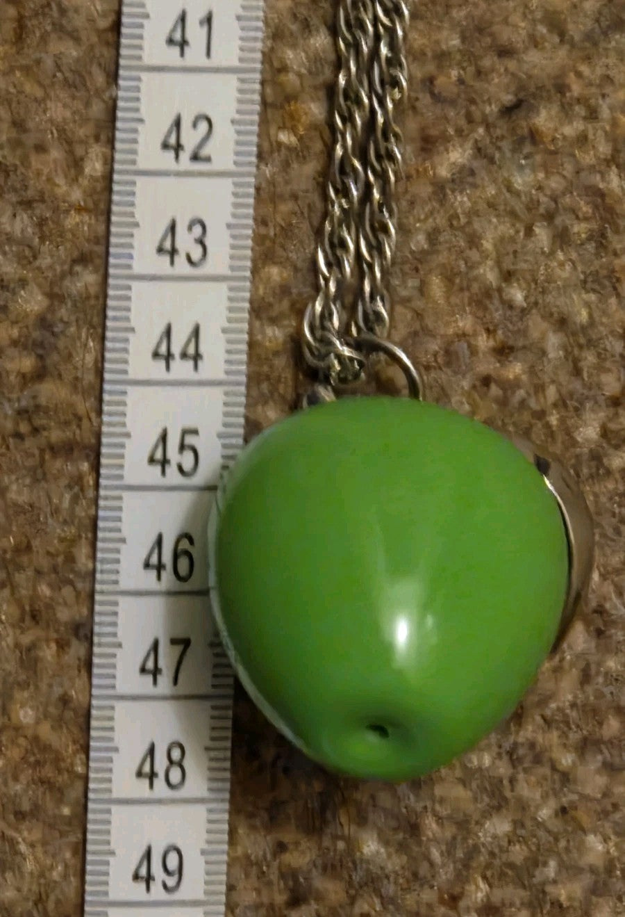 vintage green enamel and silvertone apple pendant necklace10