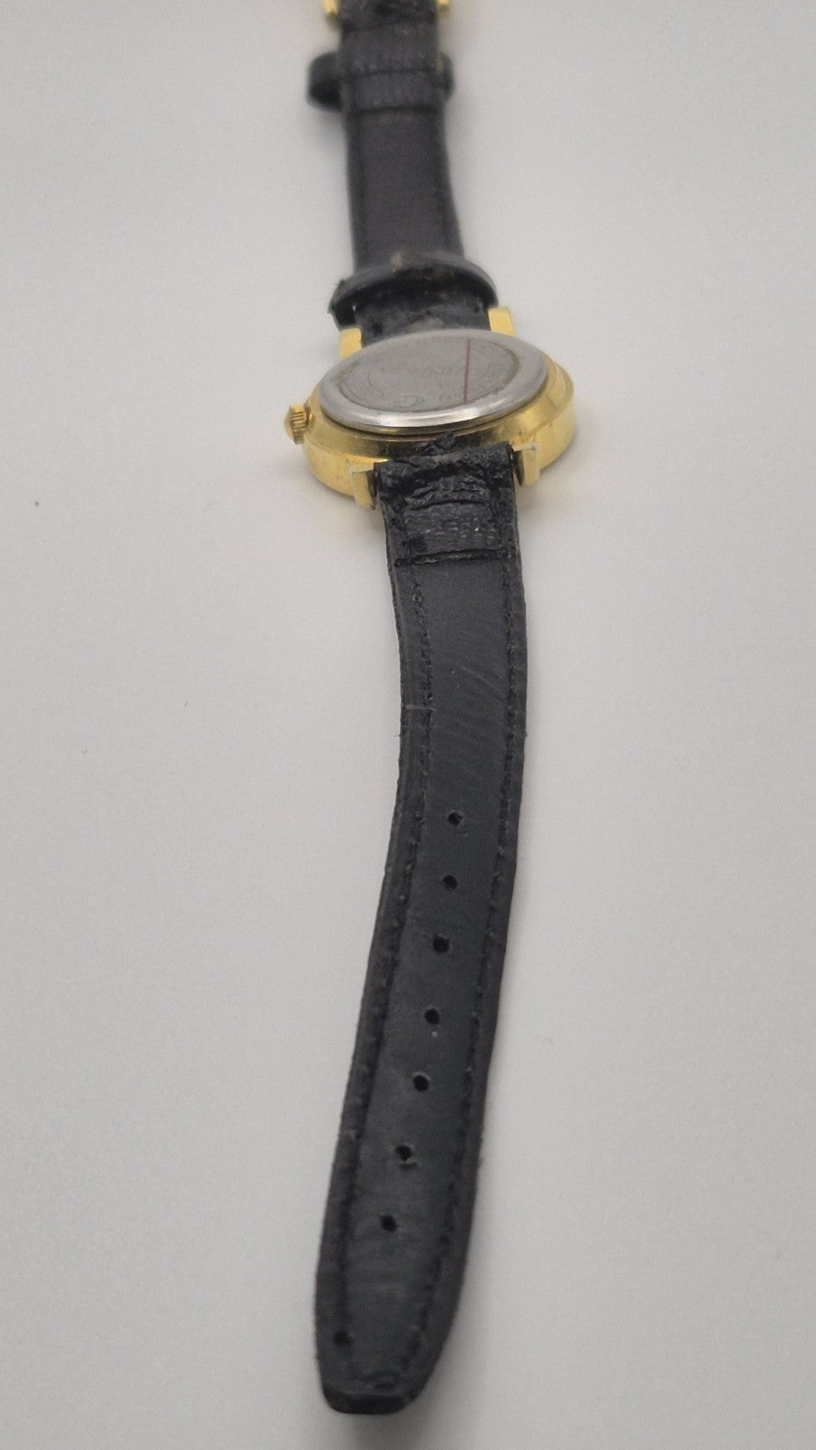 Ladies Geneva Quartz Watch With Gold Coloured Face And Case11