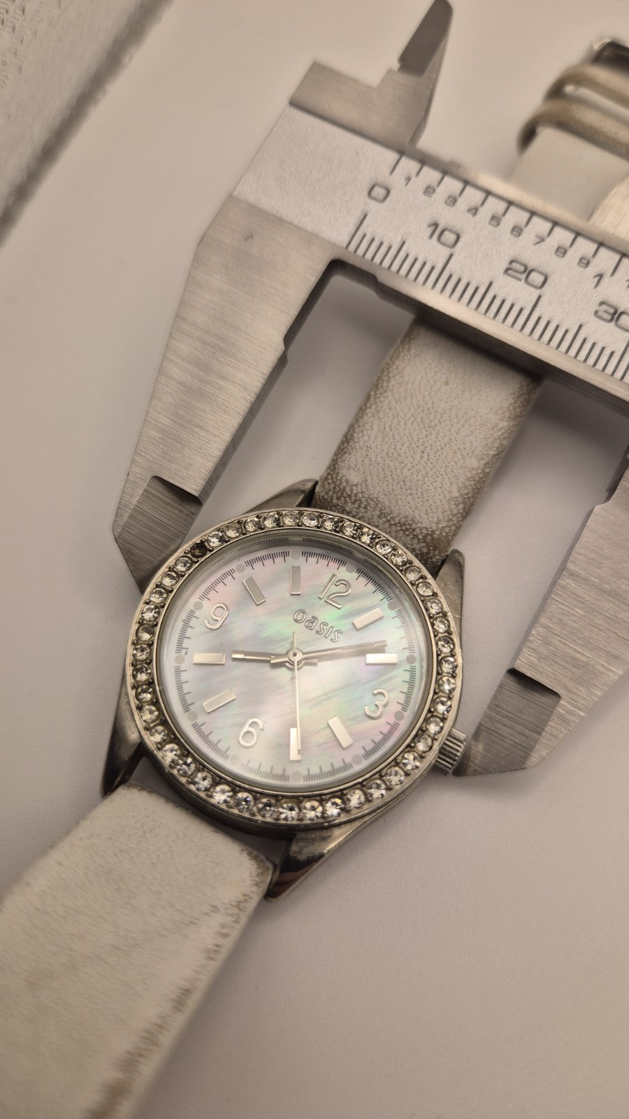 Oasis women's quartz watch9