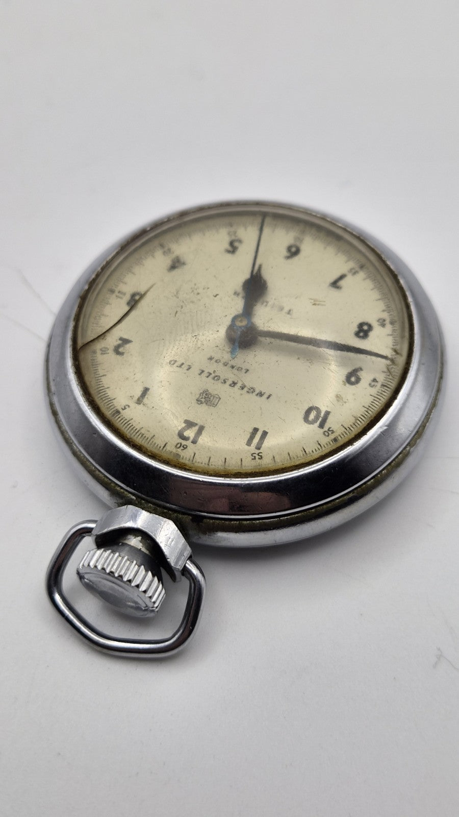 vintage Ingersoll Triumph manual-wind pocket watch. Working. 4