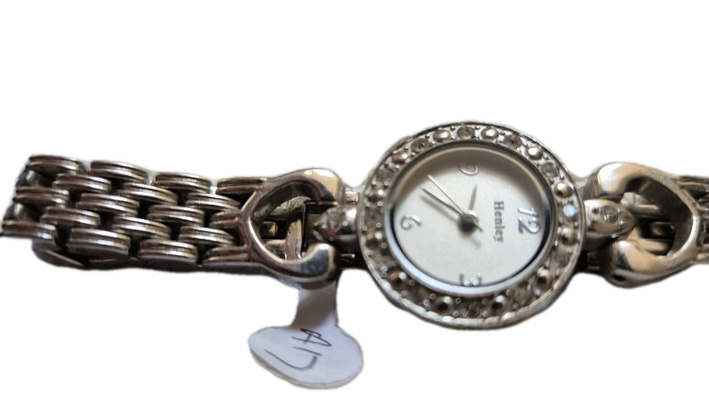 Henley Ladies Quartz Watch with White Dial and Analogue Display2