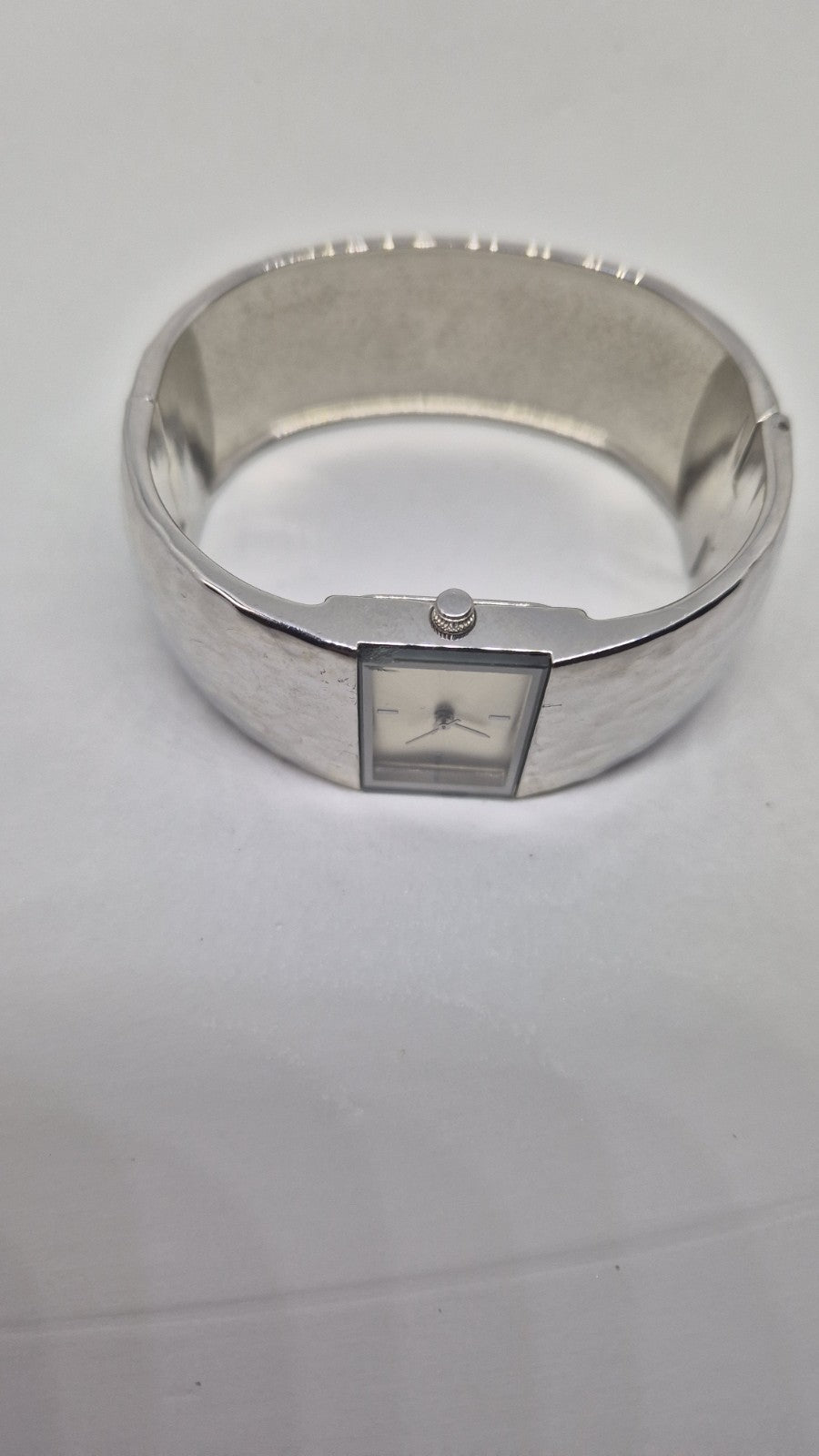 A Very Attractive Bracelet Watch In Working Order6
