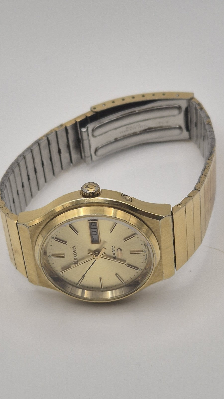 Vintage Bulova Quartz Mens Watch5