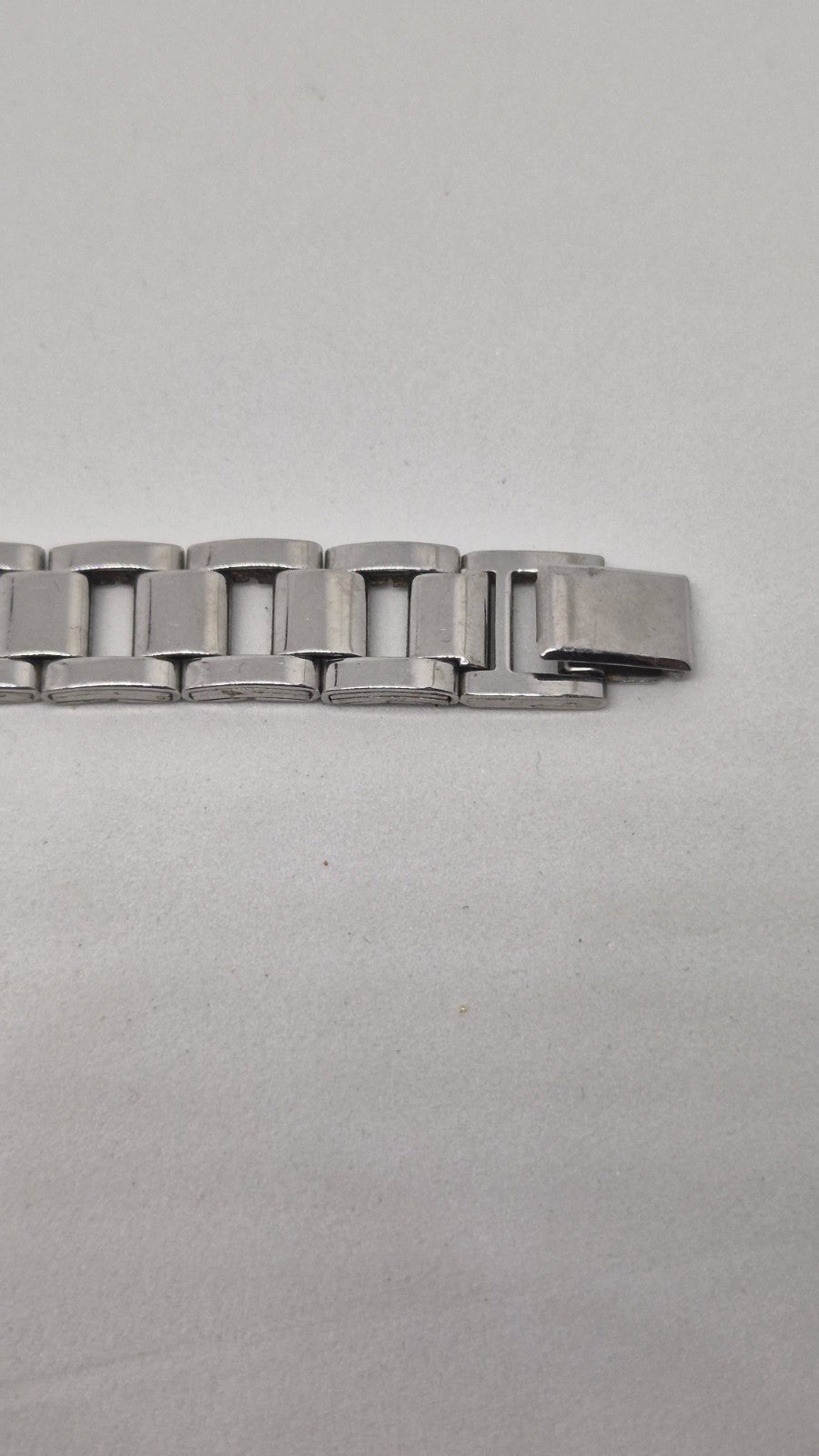 Hana Quartz ladies' watch with a silvercoloured bracelet4