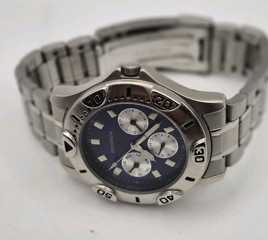 Sekonda 3592-AKV men's sports wristwatch featuring a blue dial Working4