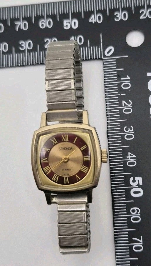 vintage Soviet-era Sekonda 17 Jewels ladies' mechanical wristwatch16
