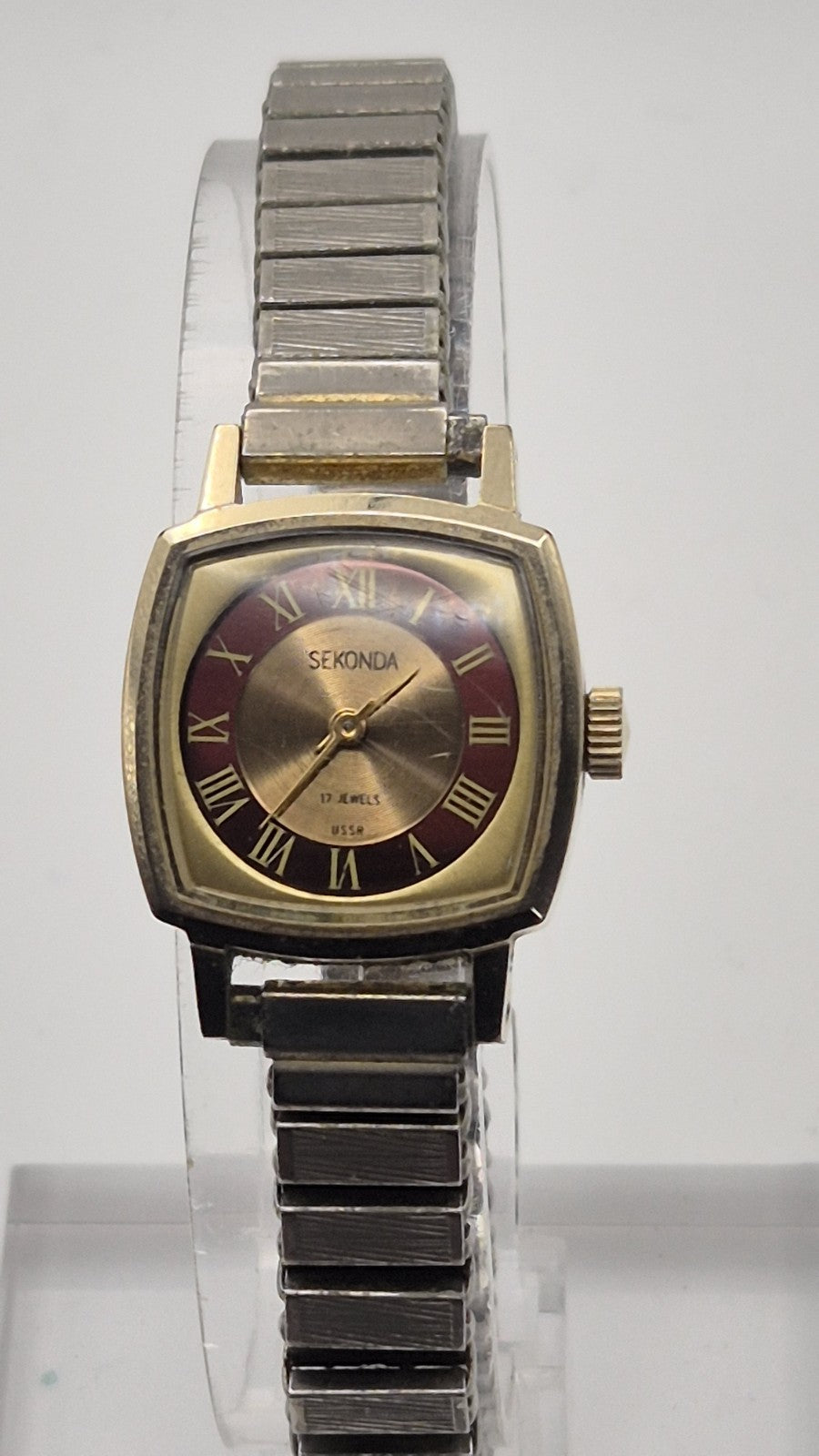vintage Soviet-era Sekonda 17 Jewels ladies' mechanical wristwatch1