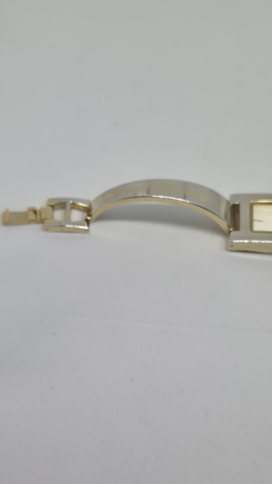 New Look Ladies Gold Tone Wristwatch Excellent Working Order New Battery Fitted10
