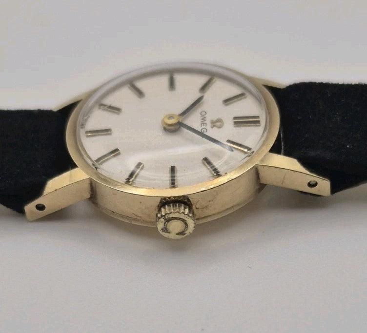 Omega Ladies Cal 625  9 carat Gold Manual Watch2