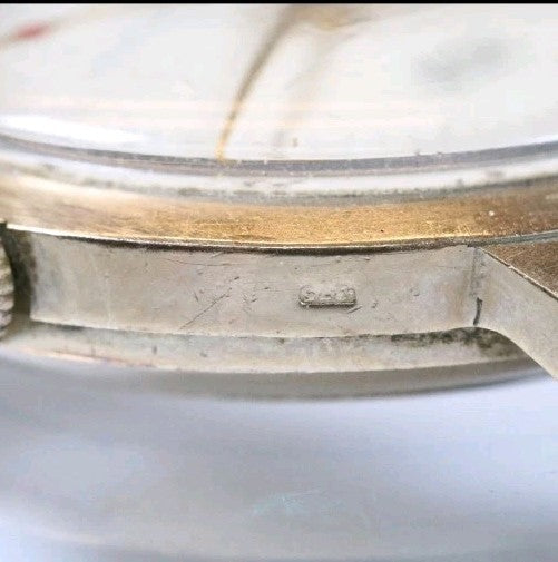 9ct gold Smiths Everest wrist watch. Working3