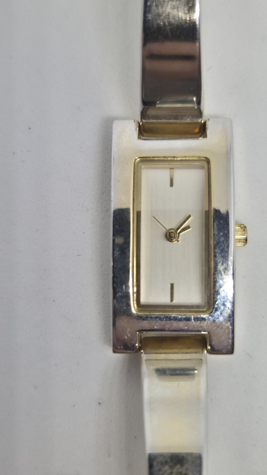 New Look Ladies Gold Tone Wristwatch Excellent Working Order New Battery Fitted0