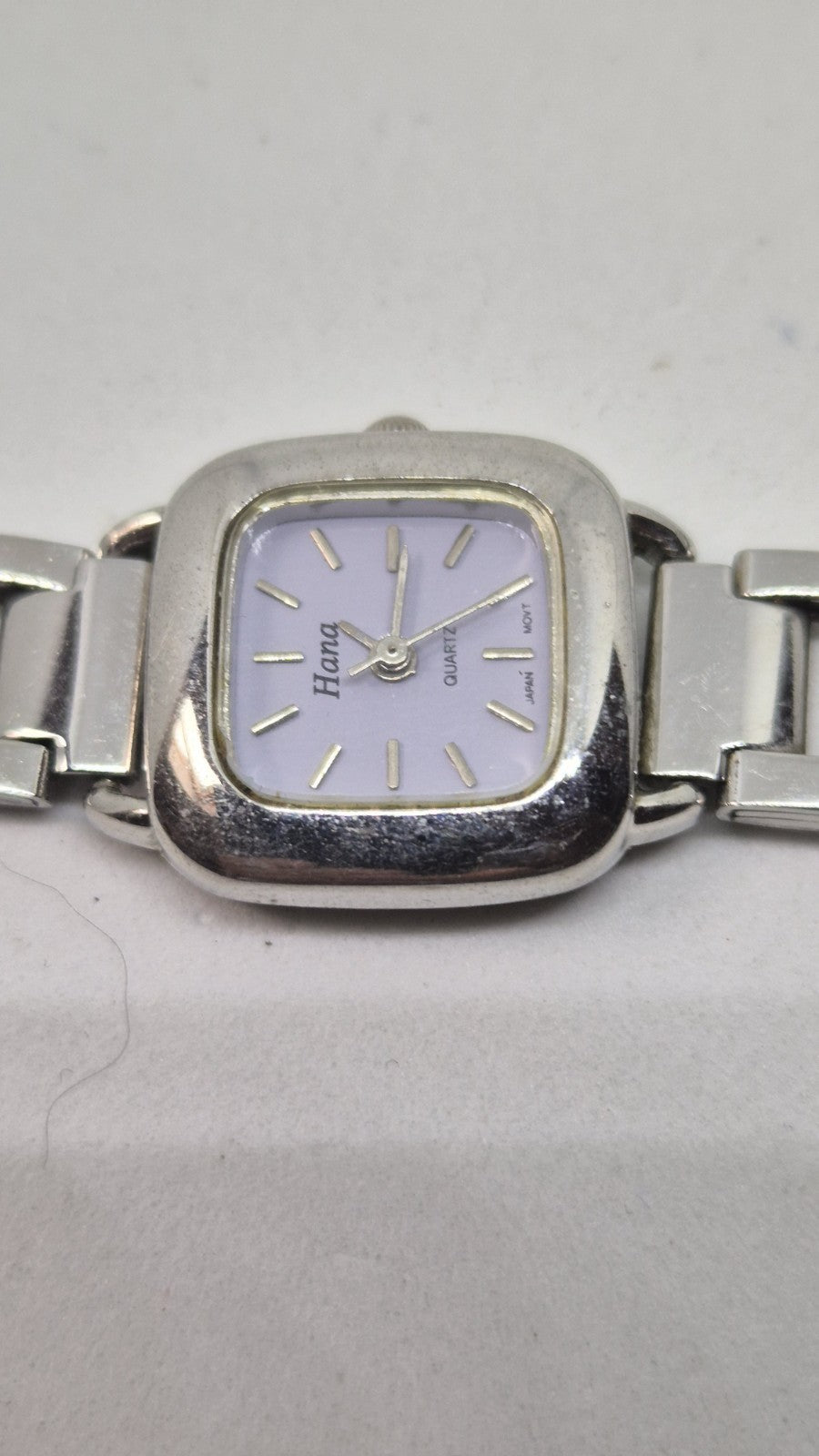 Hana Quartz ladies' watch with a silvercoloured bracelet1