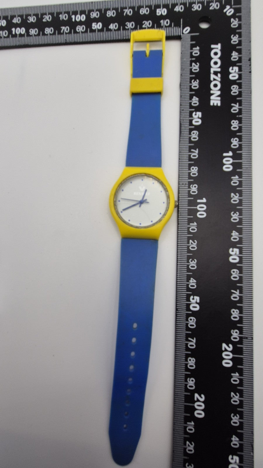 Vintage 1990s Renault Promotional Watch Quartz Rubber Strap 34mm Working9