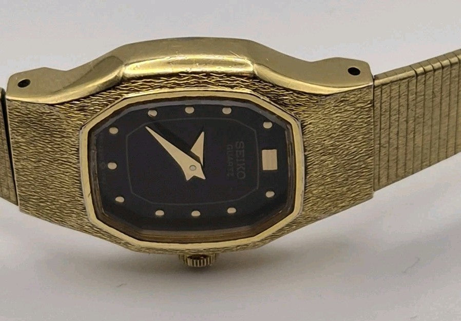 Vintage ladies' Seiko Quartz dress watch, 2P20-5H30. Working14