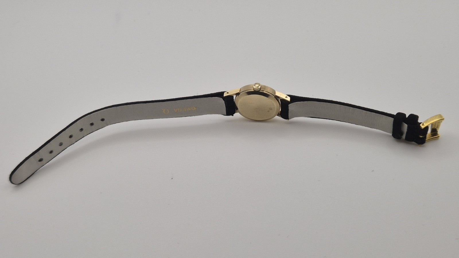 Omega Ladies Cal 625  9 carat Gold Manual Watch3