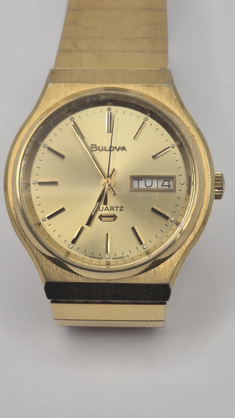 Vintage Bulova Quartz Mens Watch0