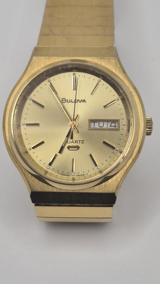 Vintage Bulova Quartz Mens Watch0