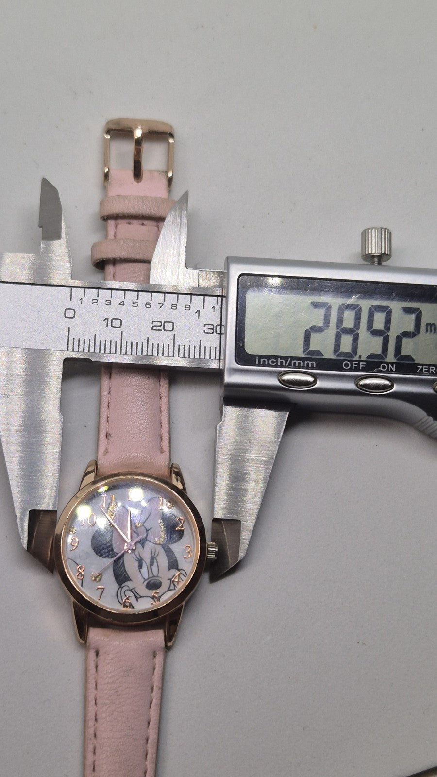 Disney Womens Analogue Classic Quartz Watch with Leather Strap14
