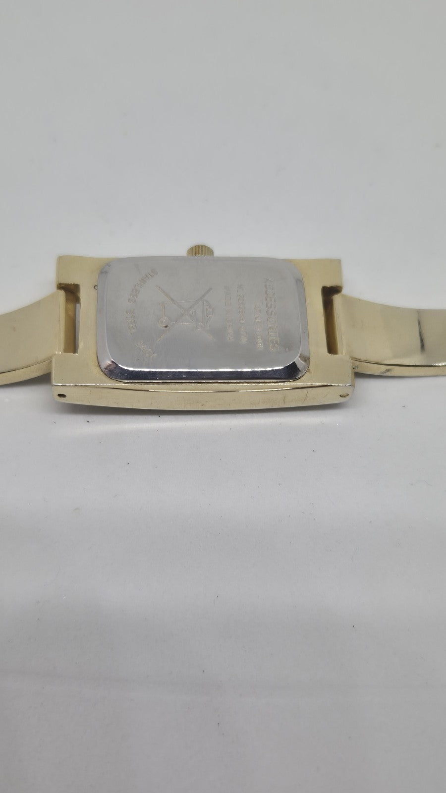 New Look Ladies Gold Tone Wristwatch Excellent Working Order New Battery Fitted18