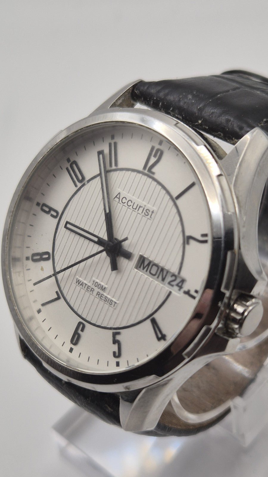 Accurist Men’s Analogue Day/Date Quartz Black Leather Strap Watch 1U05 MS990W8