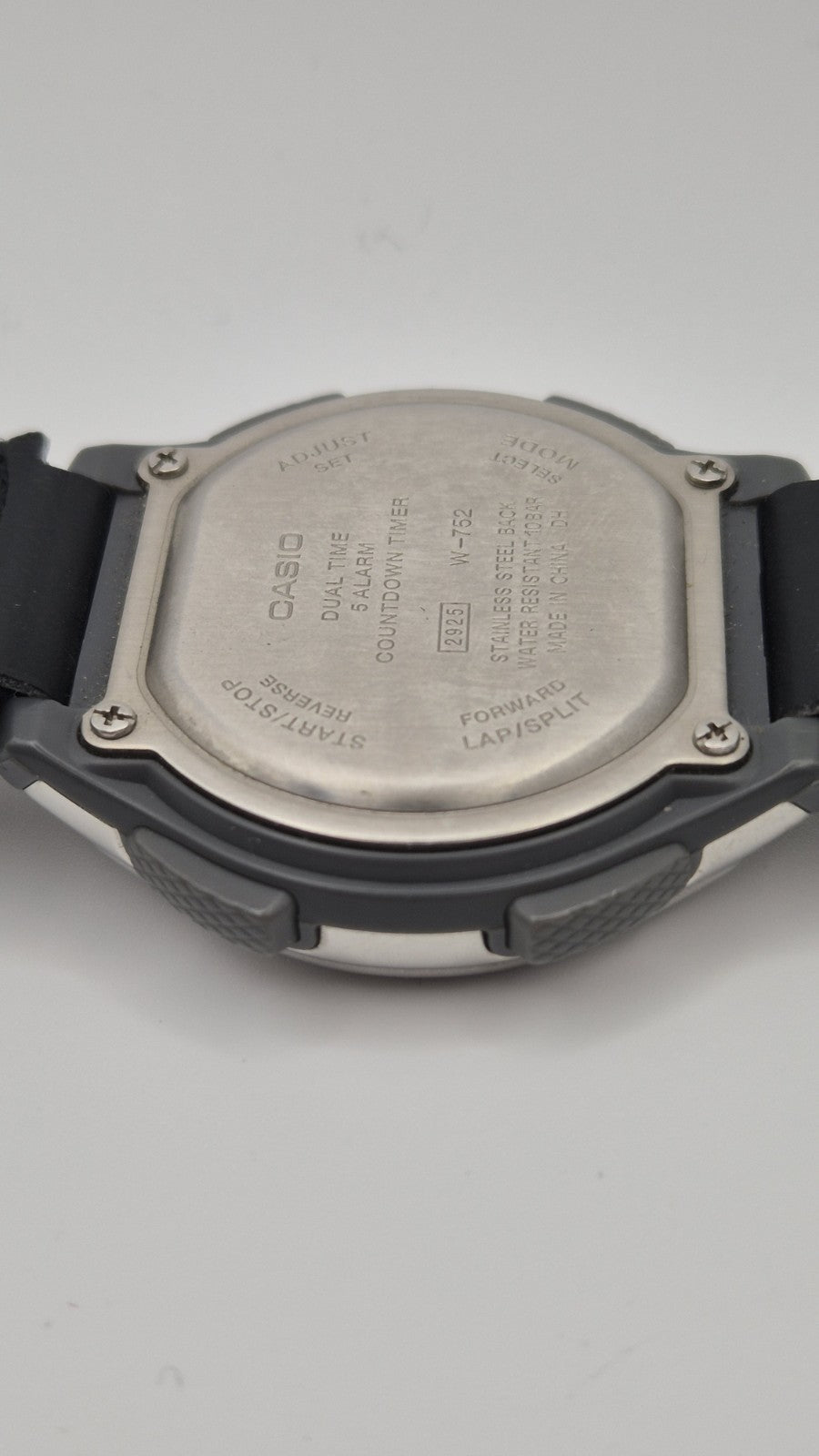 Casio W-752 digital watch6