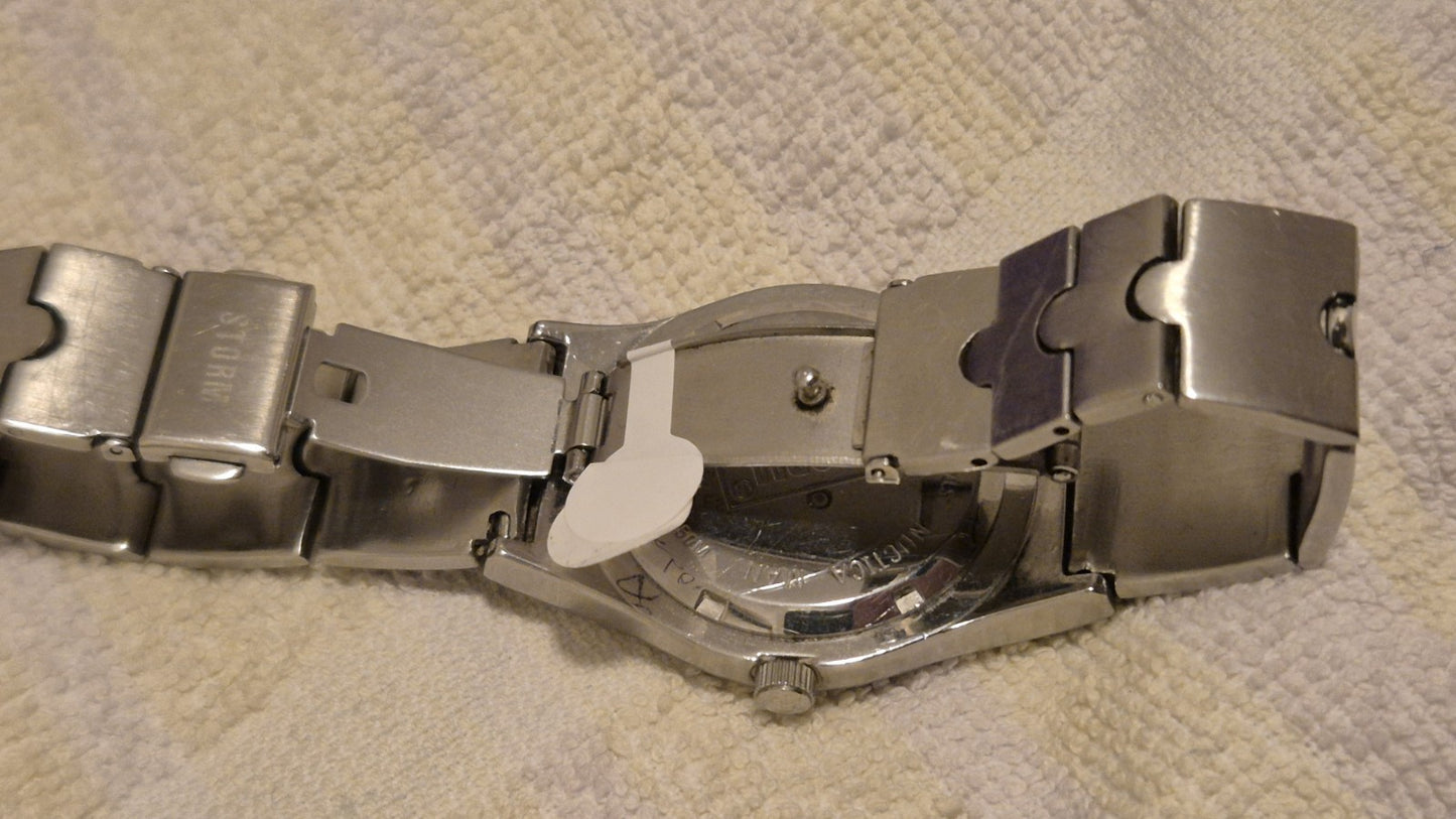 Vintage Storm Quartz Watch8
