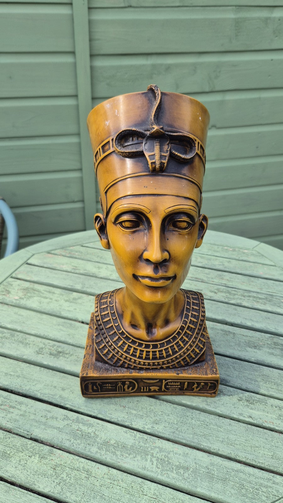 Decorative Replica of the famous Nefertiti Bust0