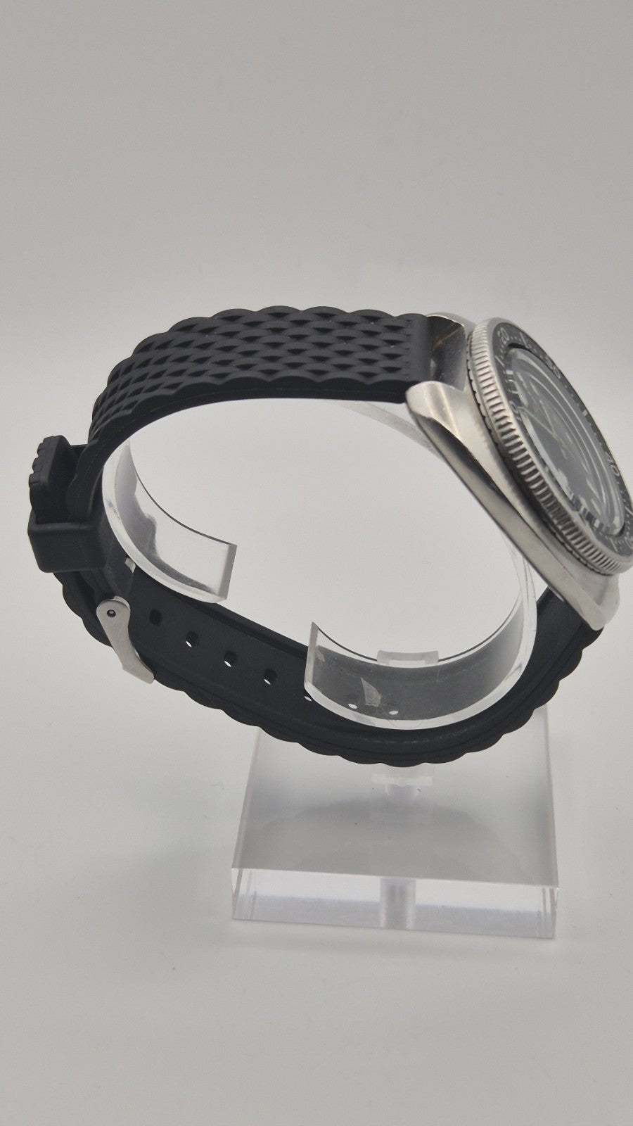 Seiko 6105  8110 'Willard' Diver Watch Vintage with waffle strap3