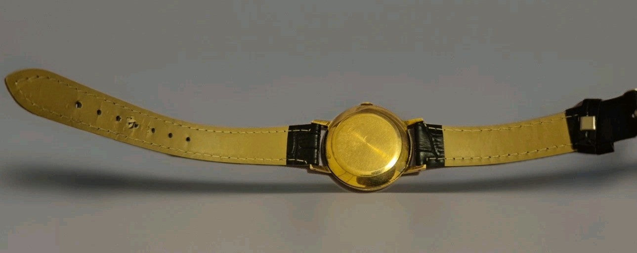 9ct gold Smiths Everest wrist watch. Working6