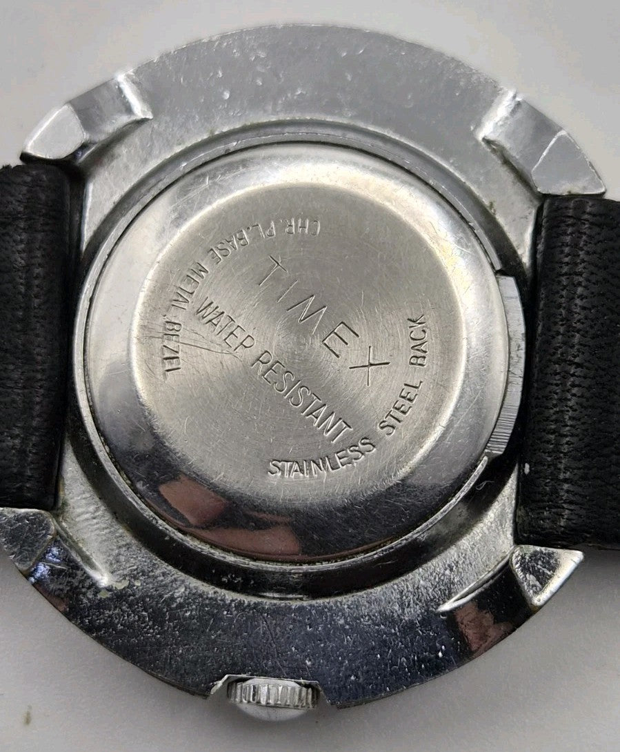 Vintage Timex Watch. Gents. Oval Case. Mechanical. Working10