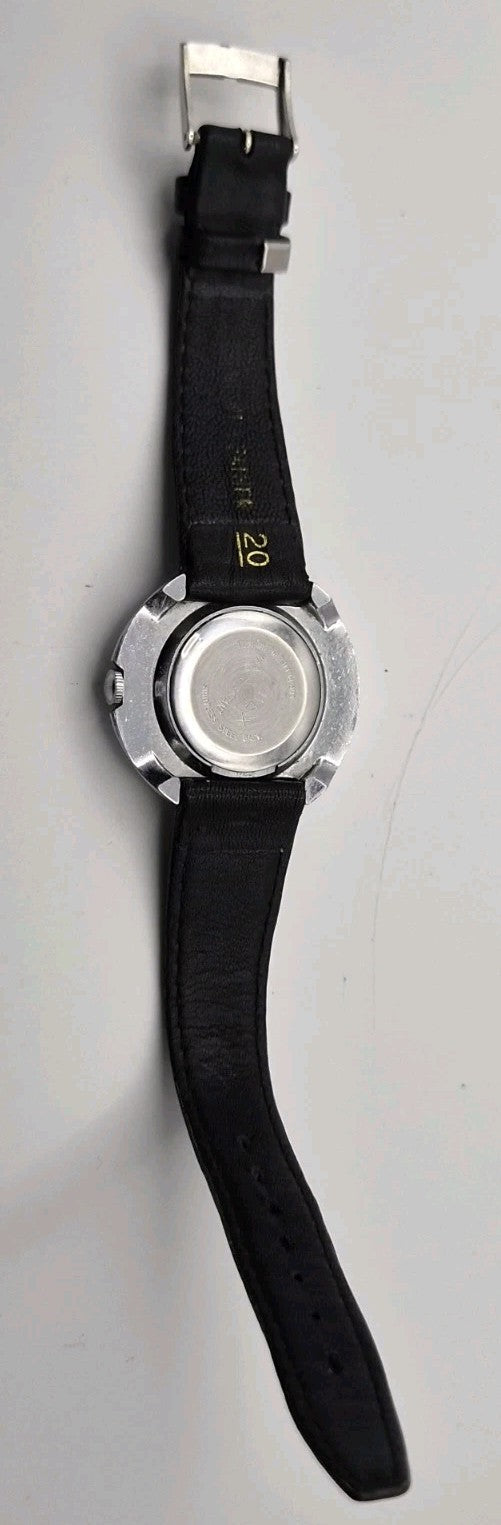 Vintage Timex Watch. Gents. Oval Case. Mechanical. Working8