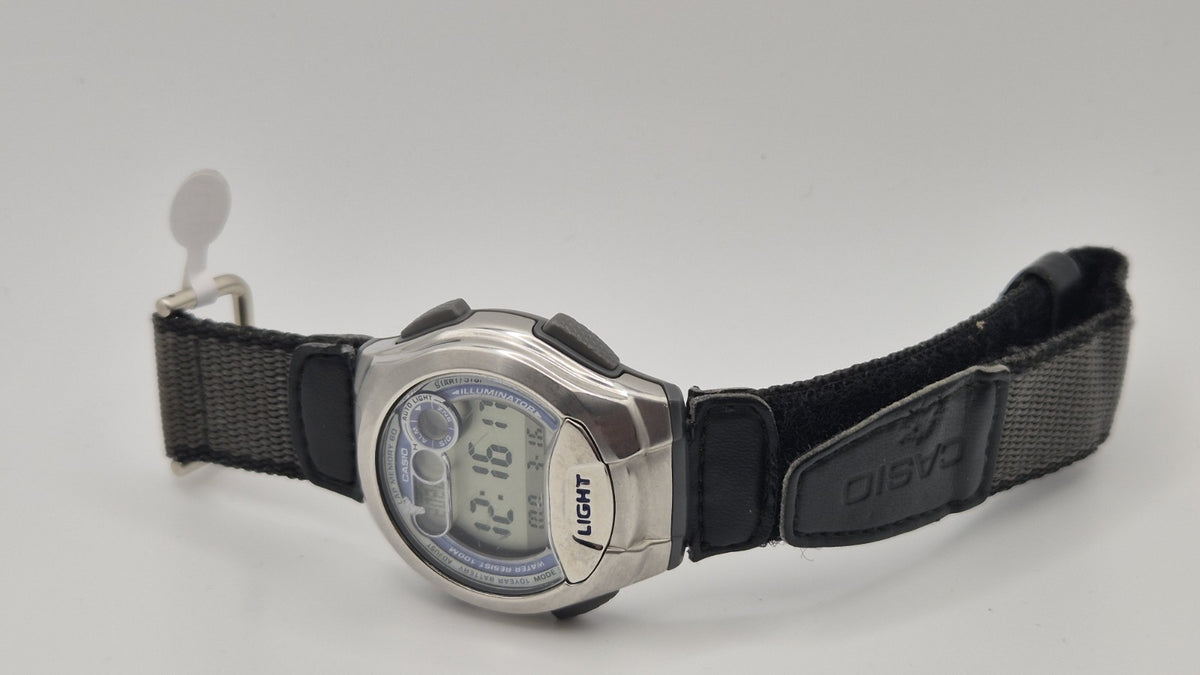 Casio W 752 digital watch10