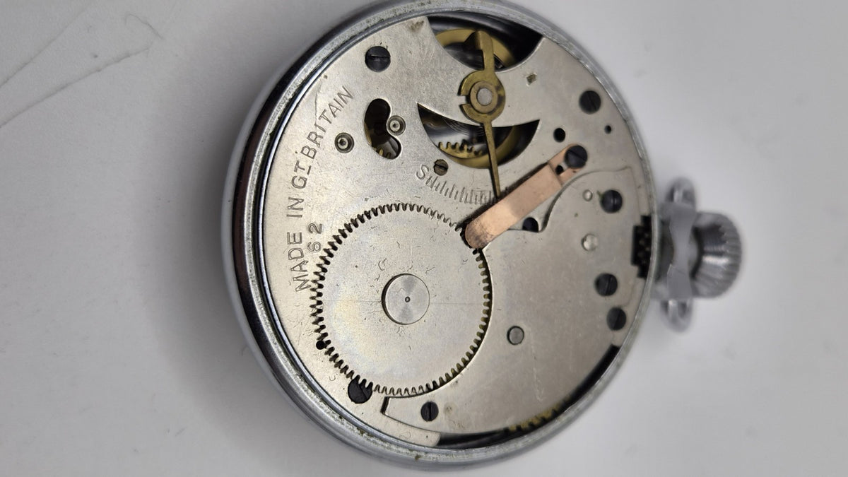 vintage Ingersoll Triumph manual-wind pocket watch. Working. 9