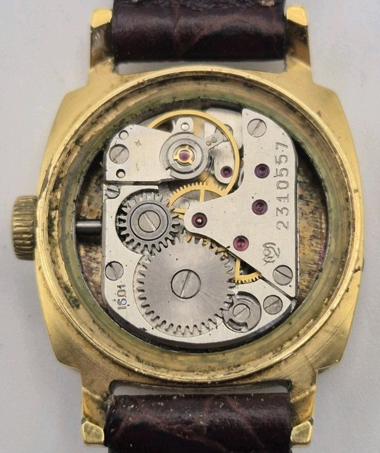 vintage Soviet-era Sekonda 17 Jewels ladies' mechanical wristwatch18