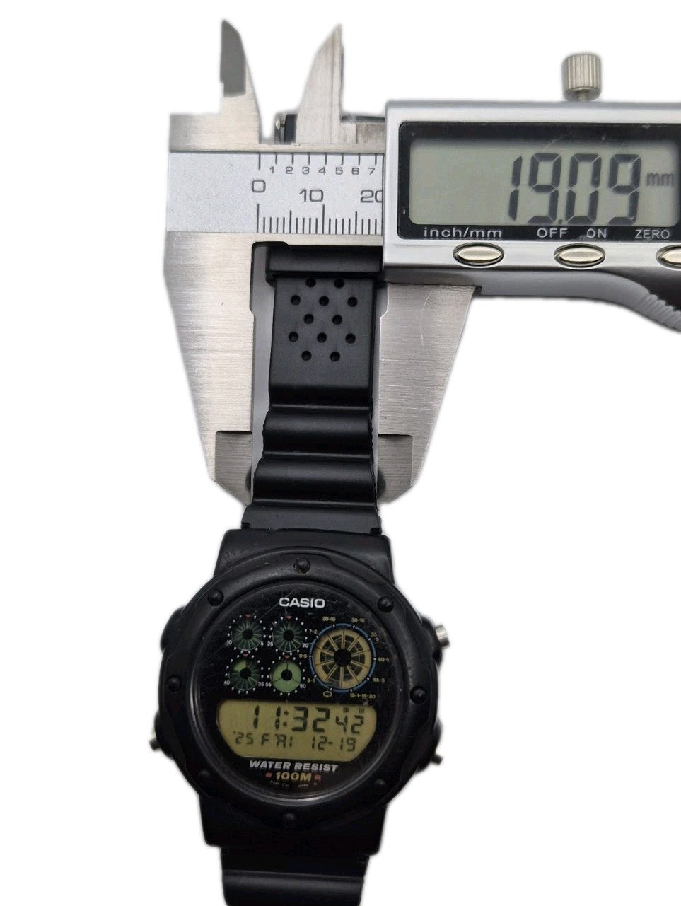 Casio PGW30 Penta Graph digital watch10