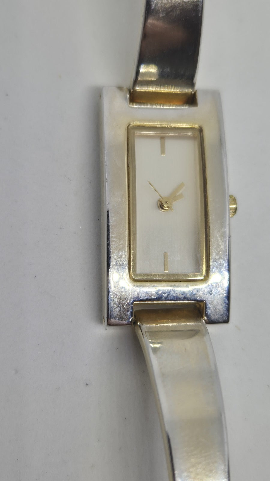 New Look Ladies Gold Tone Wristwatch Excellent Working Order New Battery Fitted2
