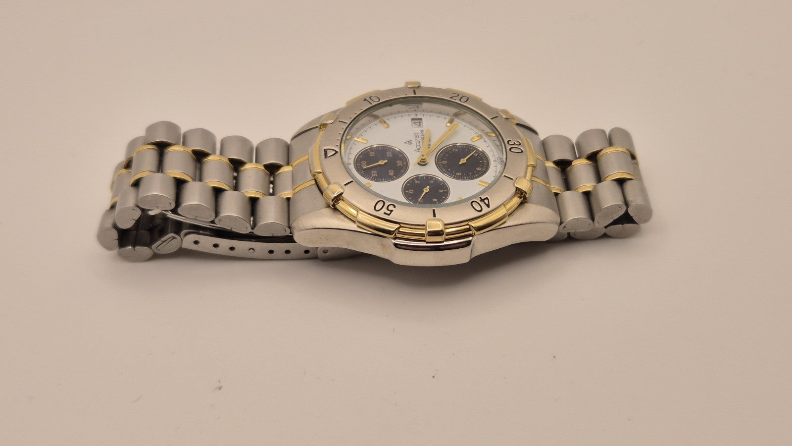 Accurist Chronograph MB359 Mens Watch2