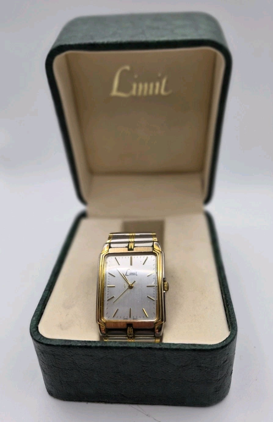 Vintage Mens Limit Y121 / 9126 watch0