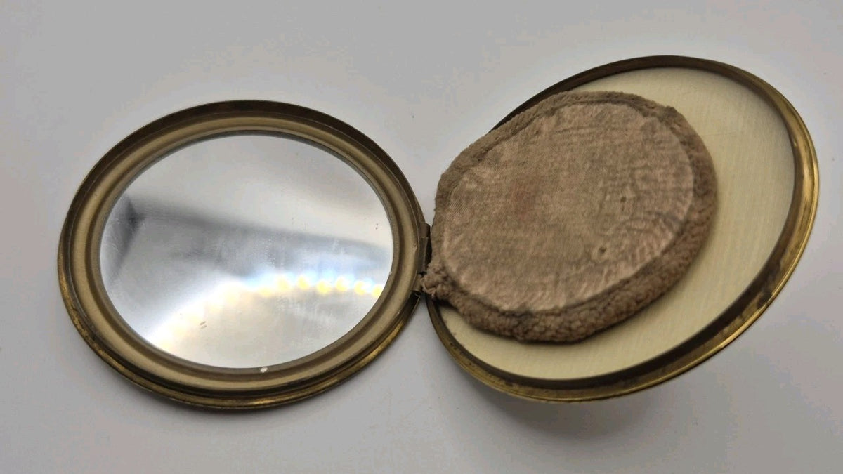 vintage gold toned powder compact2