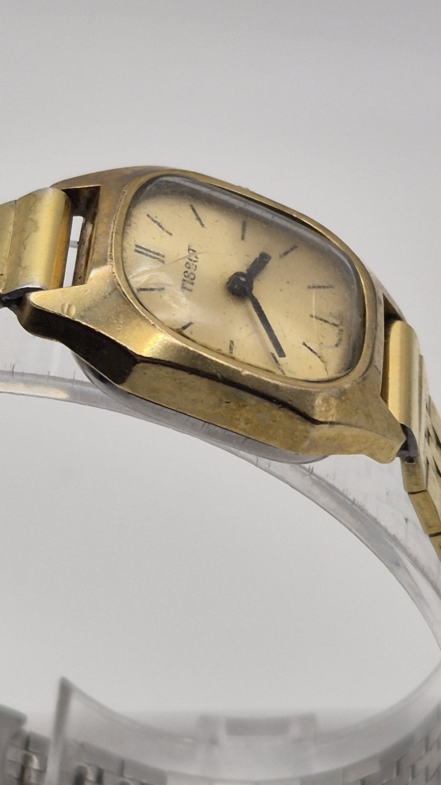 vintage women’s Tissot manual wind dress watch4